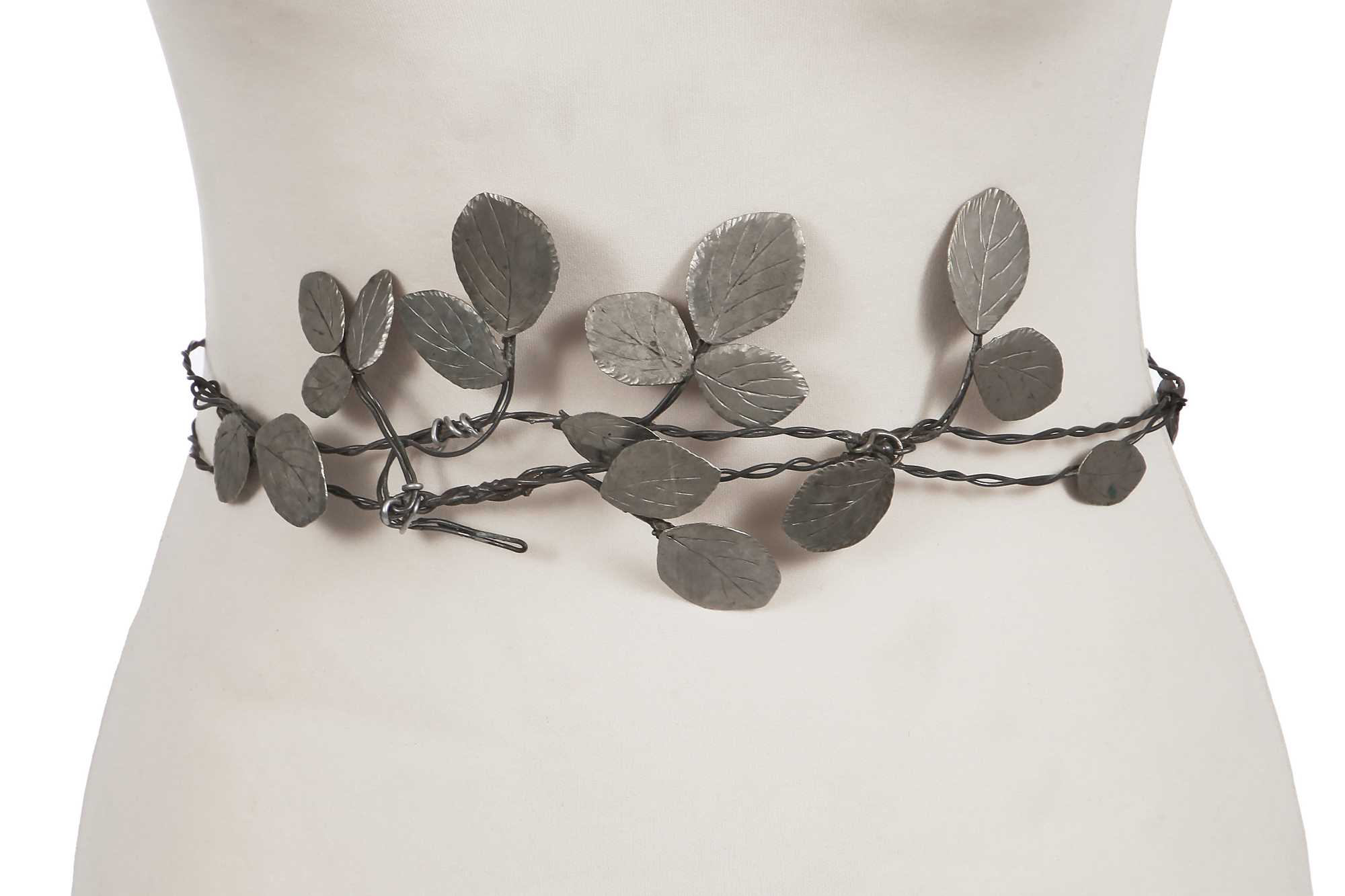 Lot 80 - A Madame Grès by Robert Goossens metal wreath belt, circa 1960