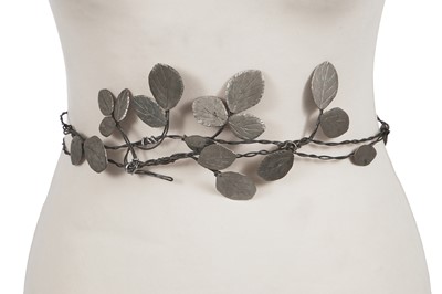 Lot 80 - A Madame Grès by Robert Goossens metal wreath belt, circa 1960