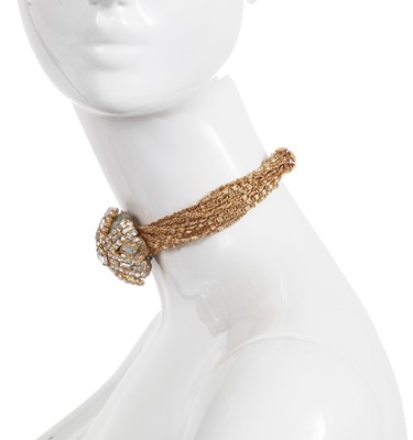 Lot 89 - A Madame Grès gilt chain and pate de verre choker necklace, 1970s-80s