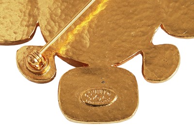 Lot 34 - A Chanel by Karl Lagerfeld gold tone brooch, Autumn-Winter 1997-98