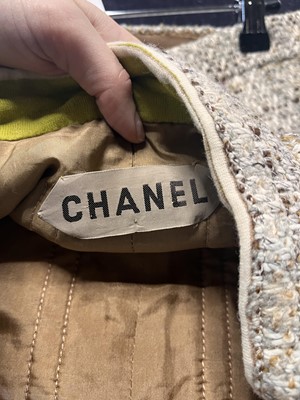 Lot 61 - A Gabrielle Chanel haute couture tweed suit, circa 1969
