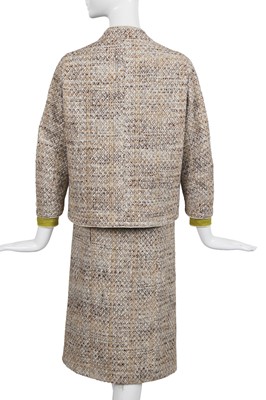 Lot 61 - A Gabrielle Chanel haute couture tweed suit, circa 1969