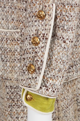 Lot 61 - A Gabrielle Chanel haute couture tweed suit, circa 1969