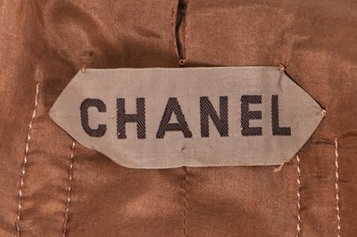 Lot 61 - A Gabrielle Chanel haute couture tweed suit, circa 1969