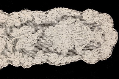 Lot 354 - A Valenciennes lappet, circa 1760, with...