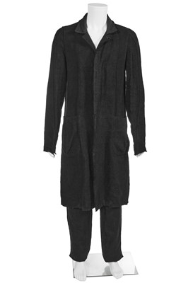 Lot 89 - A Carpe Diem men's black linen coat and trousers, Spring-Summer 2005