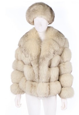 Lot 22 - A fine Dicker & Dicker arctic fox coat, with...
