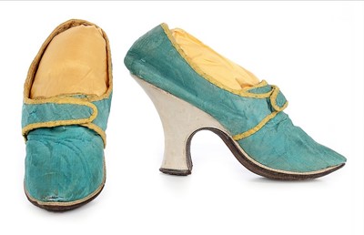 Lot 130 - A pair of turquoise damask silk high-heeled...