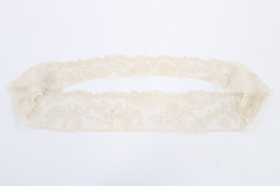 Lot 123 - A pair of Alençon needlepoint engageants,...