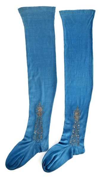 Lot 106 A fine pair of knitted blue silk stockings