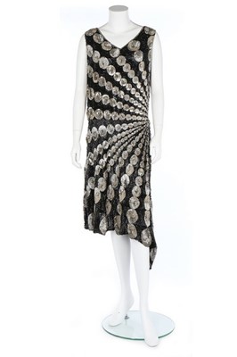 Lot 181 - A fine sequinned flapper dress, 1920s,...