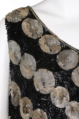 Lot 181 - A fine sequinned flapper dress, 1920s,...