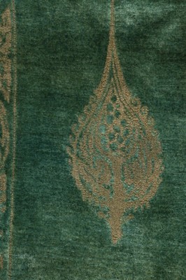 Lot 163 - A Mariano Fortuny stencilled green velvet...