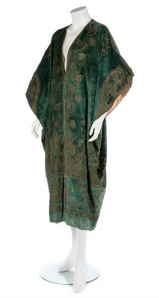 Lot 161 - A fine Mariano Fortuny stencilled green