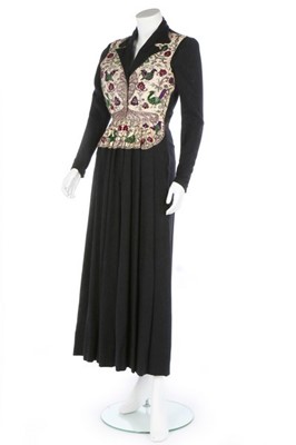 Lot 190 - A Paquin couture richly embroidered evening...