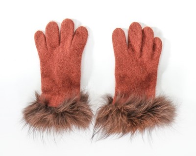 Lot 68 - Schiaparelli gloves, comprising cinnamon knit...