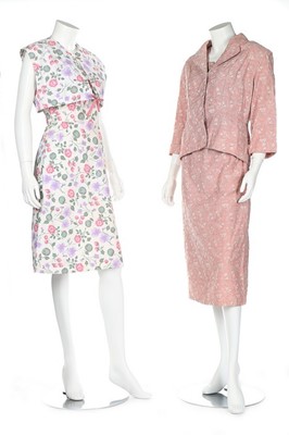 Lot 204 - A group of printed summer-wear, 1930s-50s,...