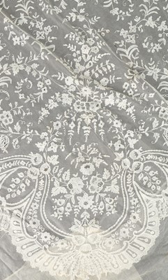 Lot 395 - A Brussels mixed lace veil, late 19th century,...