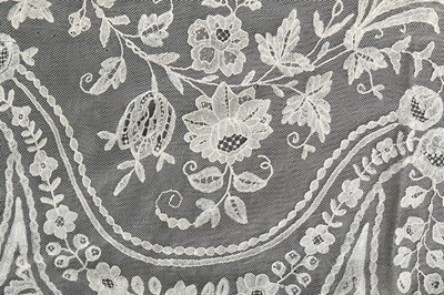 Lot 395 - A Brussels mixed lace veil, late 19th century,...