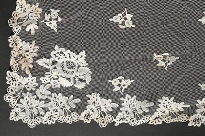 Lot 396 - A Honiton bobbin lace applique bridal veil,...
