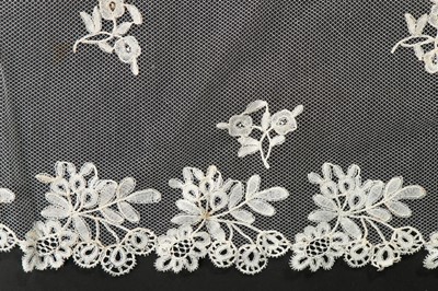 Lot 396 - A Honiton bobbin lace applique bridal veil,...