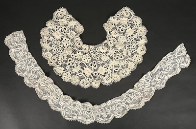 Lot 372 - A quantity of mixed lace, mostly 19th century,...