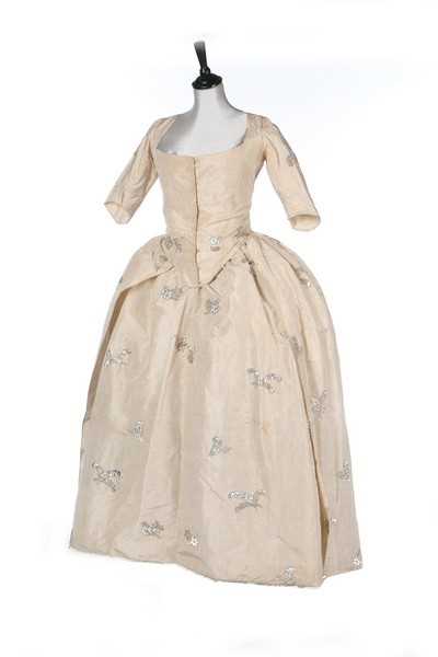 Lot 71 - A brocaded silk robe à l'Anglaise, English,