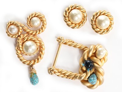 Lot 3 - A Chanel outsized parure, early 1990s, each...