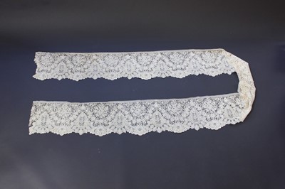 Lot 464 - A good flounce of Brussels mixed lace, circa...