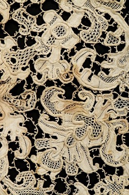 Lot 471 - A collection of Italian needle lace, 17th...
