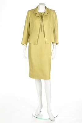 Lot 186 - A Balenciaga couture chartreuse silk/linen...