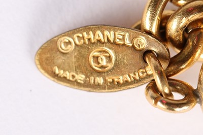 Lot 14 - A Chanel gilt metal chain necklace, 1980s,...