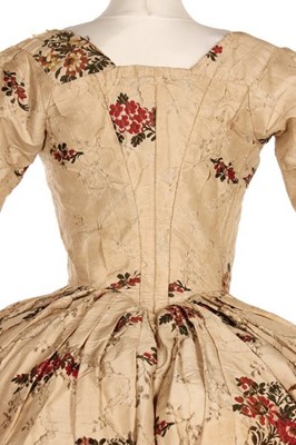 Lot 271 - A Spitalfields silk robe l'Anglaise, 1770-80,