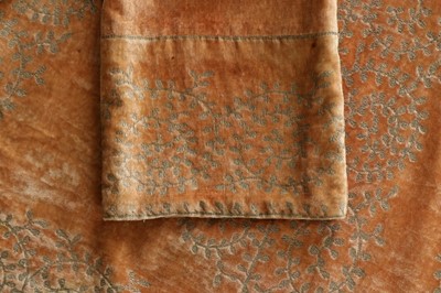 Lot 72 - A Mariano Fortuny stencilled peach velvet...
