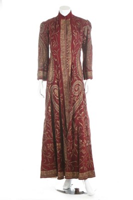 Lot 100 - 1930s evening wear, comprising: Indian gold...