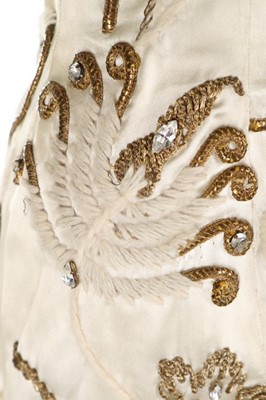 Lot 260 - A Jeanne Lafaurie couture embroidered ivory...