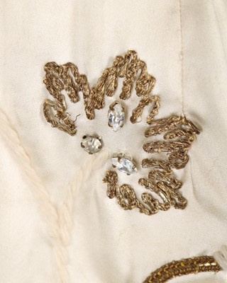 Lot 260 - A Jeanne Lafaurie couture embroidered ivory...