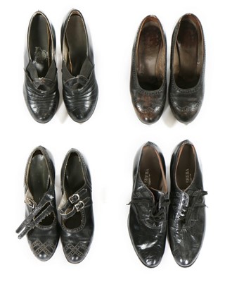 Lot 50 - A large group of ladies shoes, mostly 1940s,...