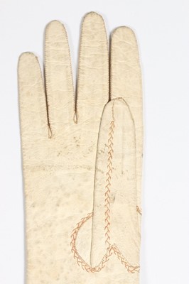 Lot 17 - A pair of women's gloves, circa 1680-90, of...