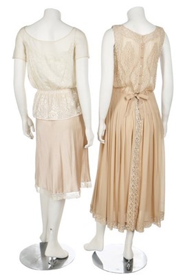 Lot 187 - A good group of Valentino cocktail wear in...