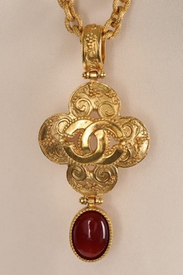 Lot 1 - A Chanel gilt metal pendant necklace, 1996,...