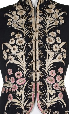 Lot 76 - An Elsa Schiaparelli couture daisy-embroidered...