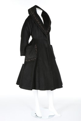 Lot 126 - A stylish Lemkins new-look wool coat, early...
