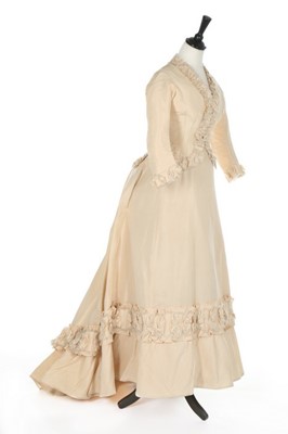 Lot 252 - An interesting group of antique dress,...