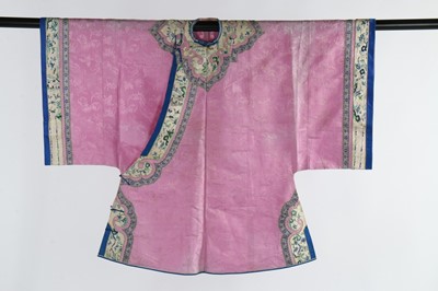 Lot 396 - A mauve damask informal robe, chang-fu,...