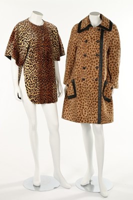 Lot 123 - A group of groovy 1960s clothing, comprising...
