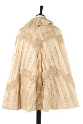 Lot 372 - Bridal-wear 1900-1910, including an ivory...