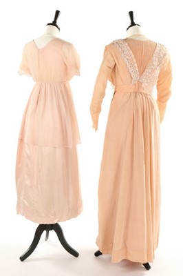 Lot 372 - Bridal-wear 1900-1910, including an ivory...
