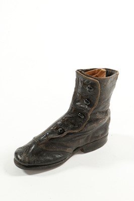 Lot 363 - Footwear, comprising: brown leather ankle...