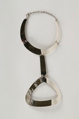 Lot 131 - A Pierre Cardin polished chrome necklace,...